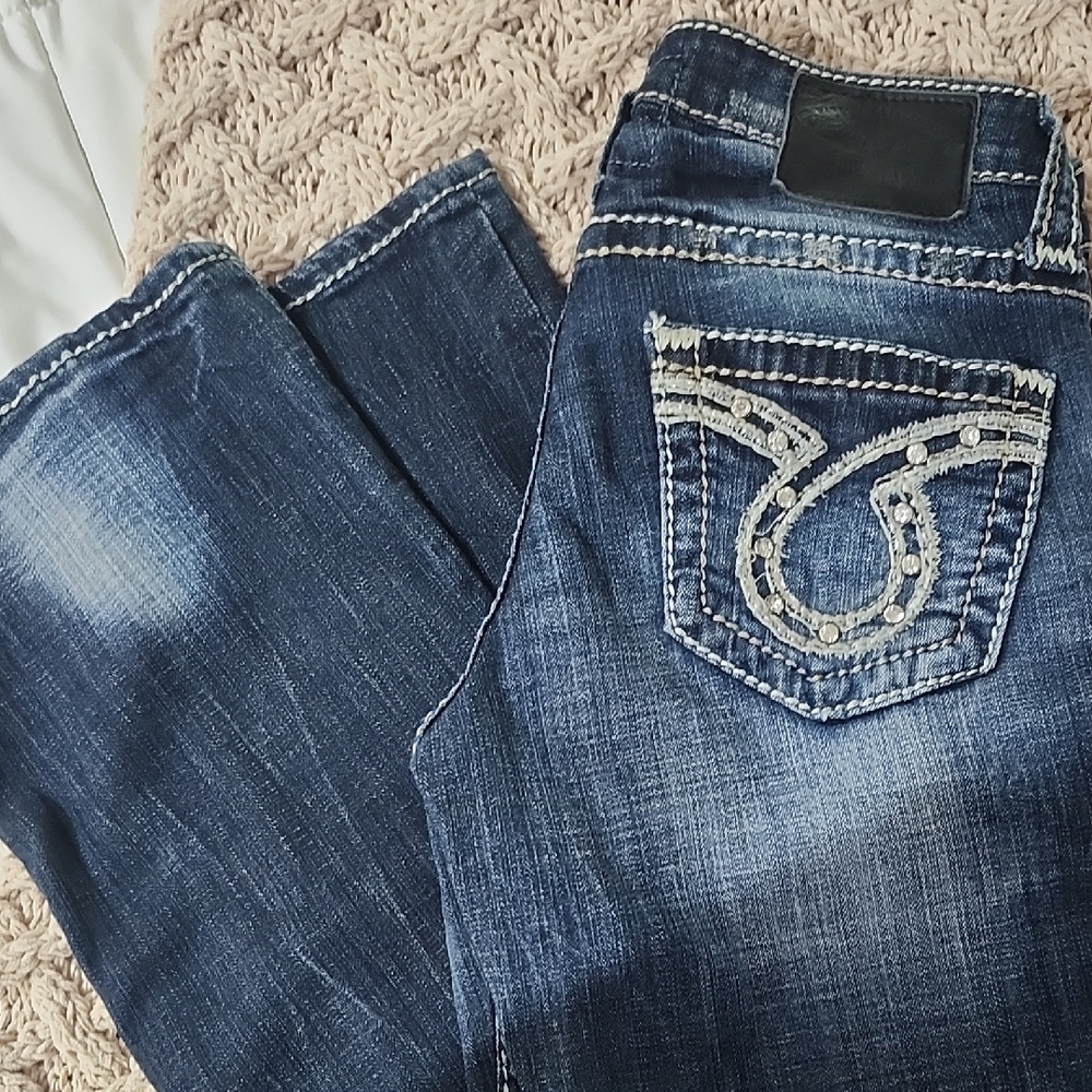 Women's Blue Jeans with Embellished Pocket